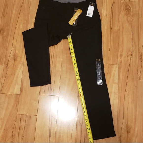 Black Lee Jeggings, Size 10 Short, NWT - Picture 4 of 8